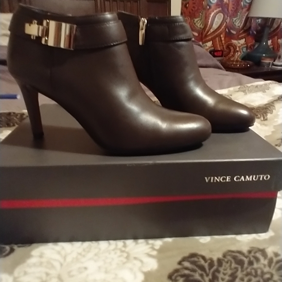 Vince Camuto soft nappa silk leather boots size 6.5 - Picture 2 of 8